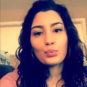 Meet your Posher, Janelle